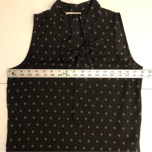 Le Lis Elegant Black Sleeveless Blouse Size S - Picture 6 of 10